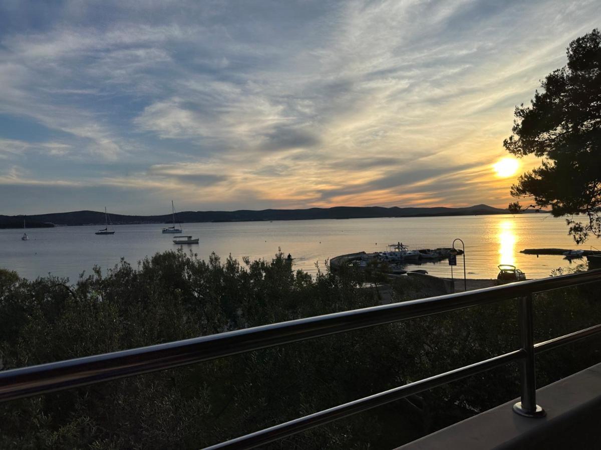 Apartmani Roko Biograd Na Moru Exteriér fotografie
